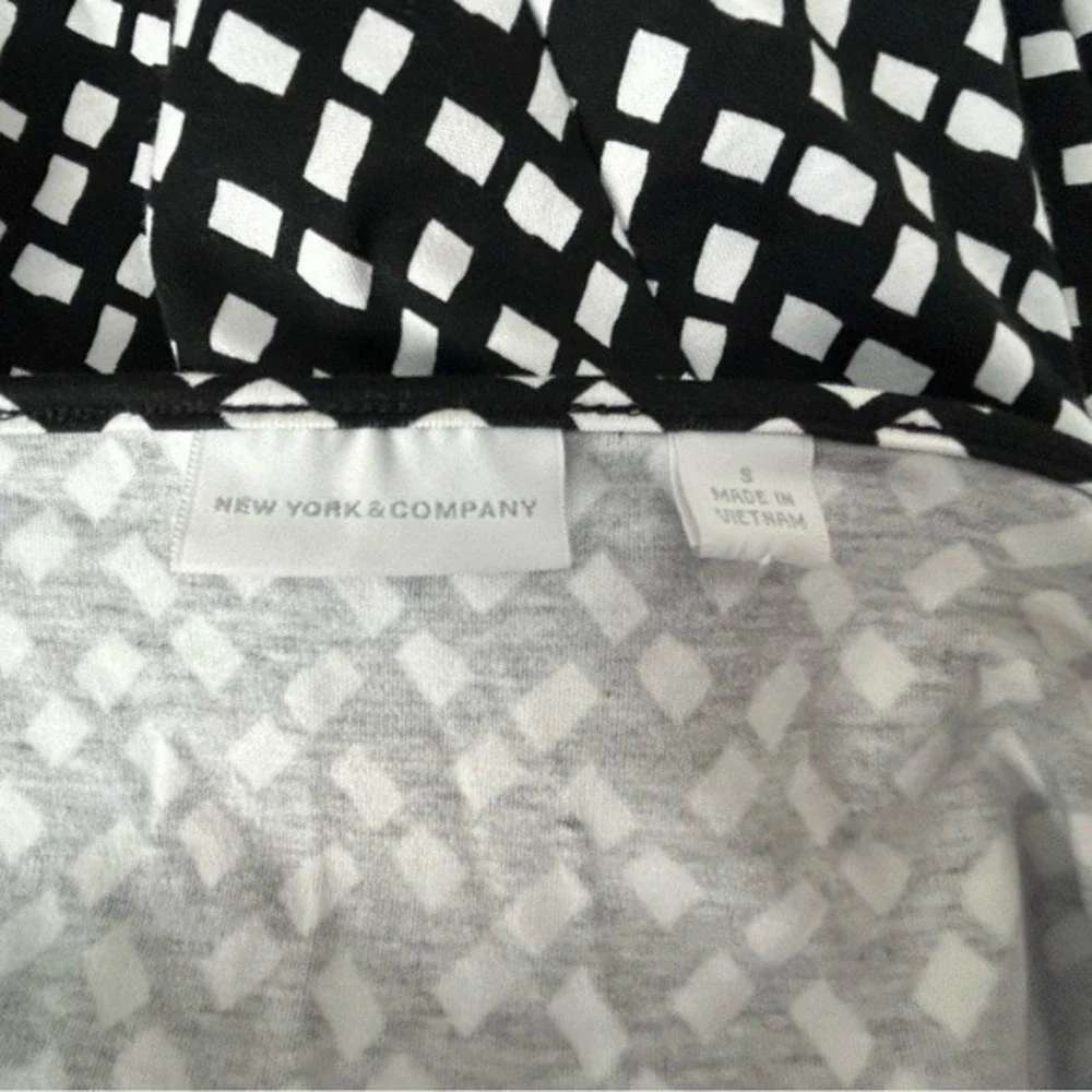 New York & Company Black/White Square Shapes Swing Dress Small‎